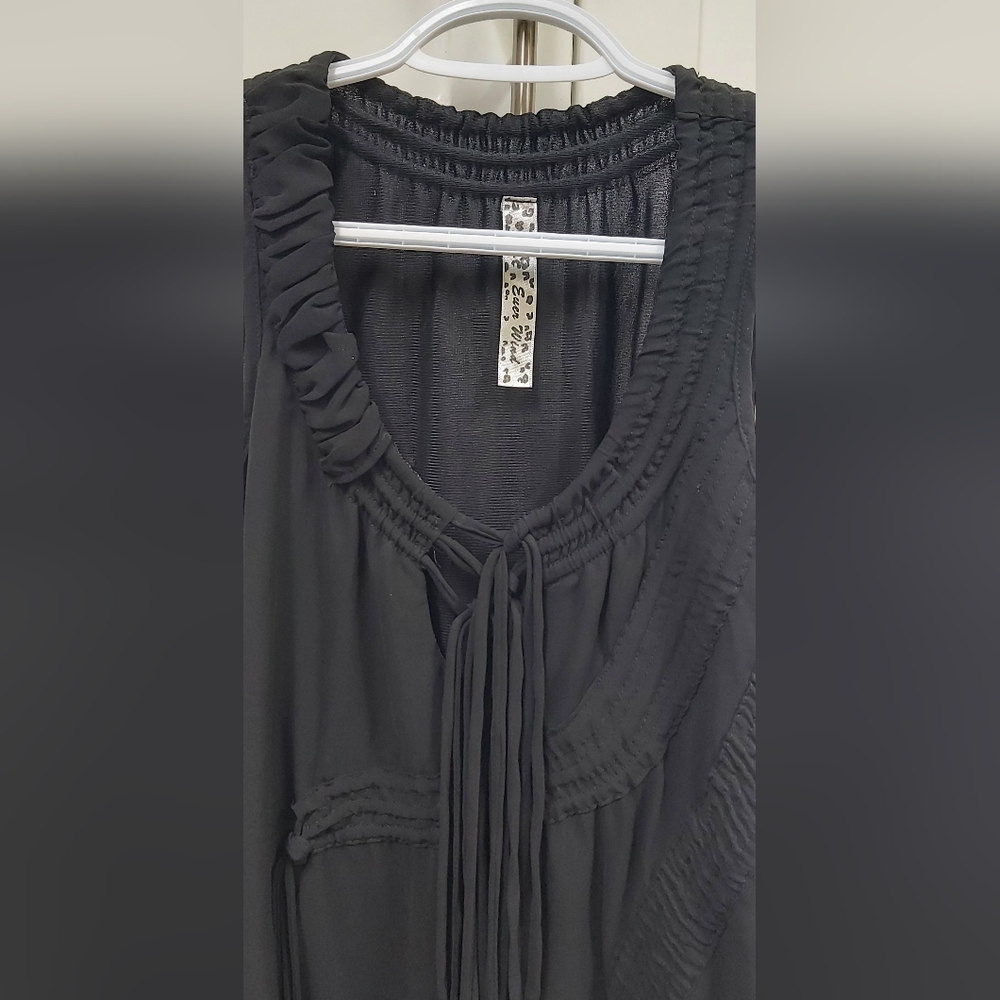 Sleeveless tunic top